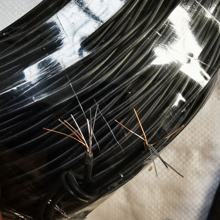 导爆管连接线的核心作用